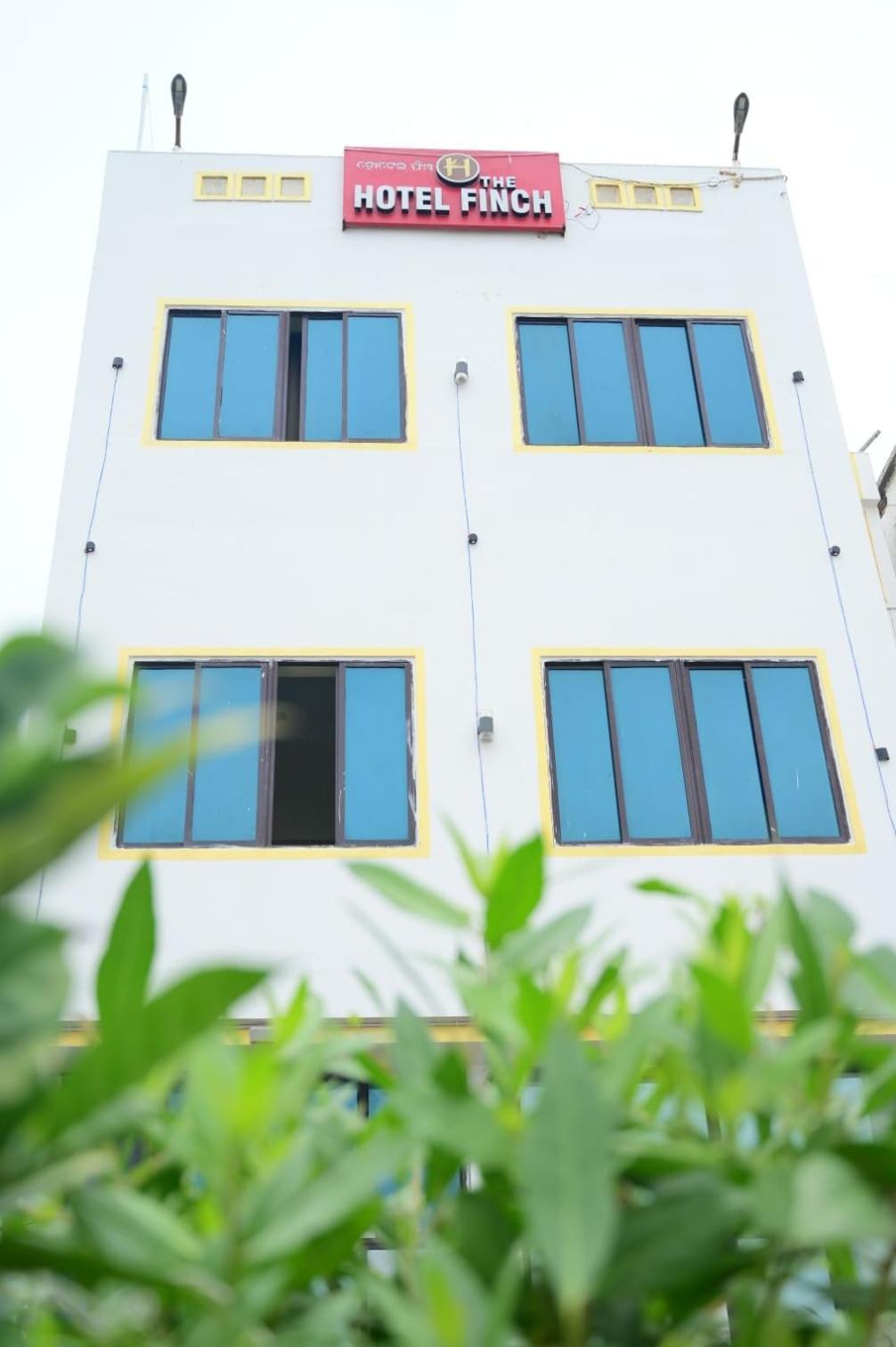 Hotel The Finch Puri Esterno foto