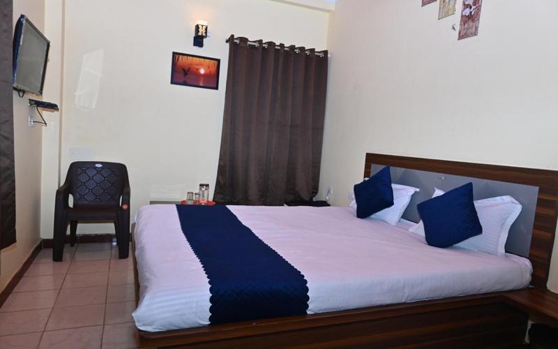 Hotel The Finch Puri Esterno foto